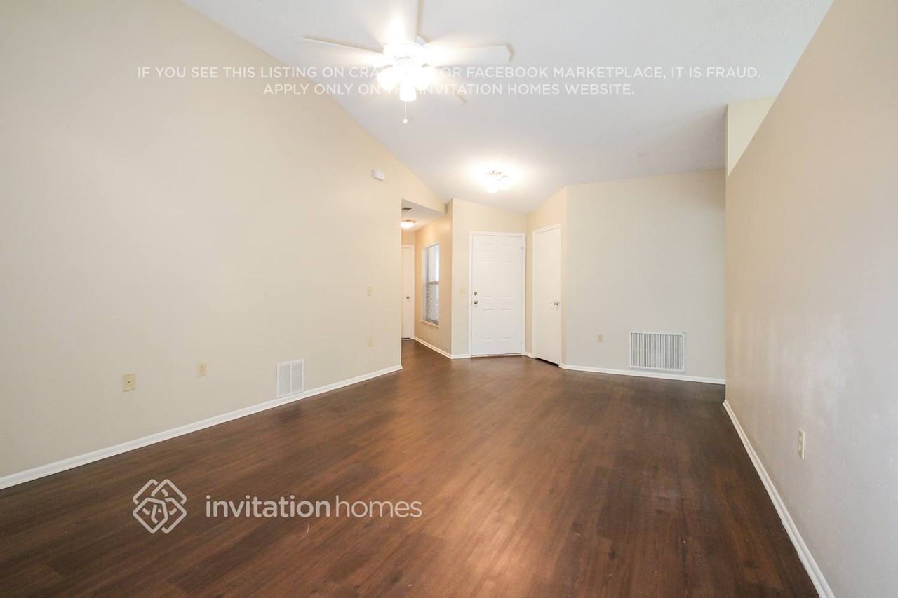 515 49th St E - Photo 4 of 19