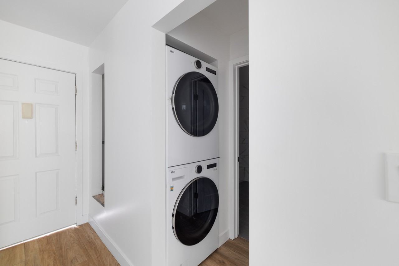 17000 Burbank Blvd #204 - Photo 5 of 18