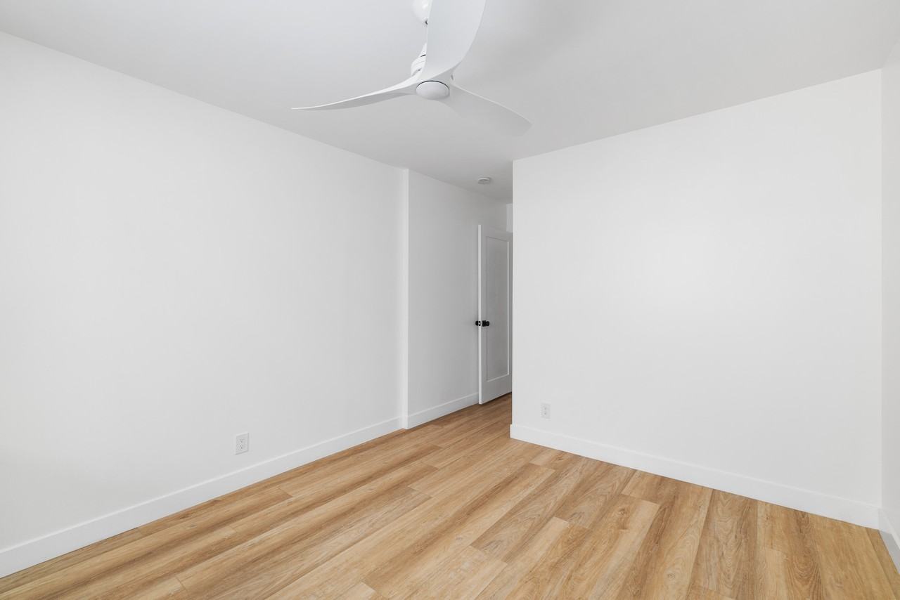 17000 Burbank Blvd #204 - Photo 7 of 18