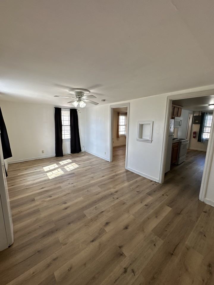 620 E 19th St #4-616 - Photo 2 of 9