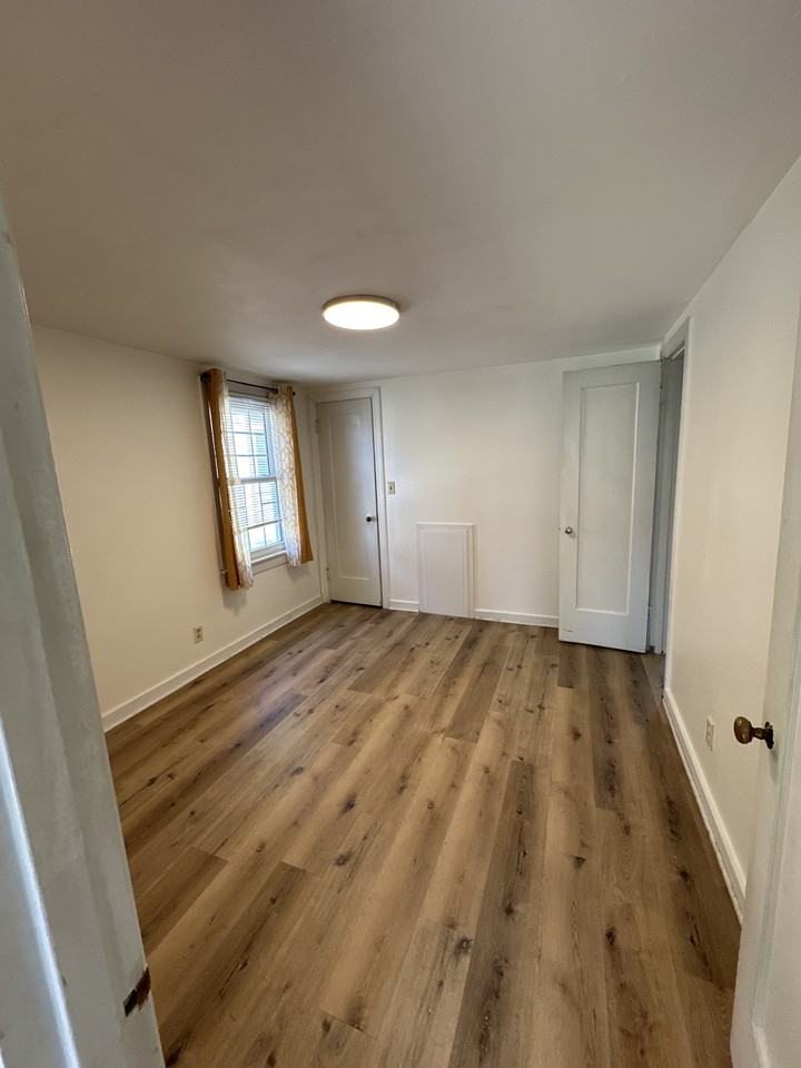 620 E 19th St #4-616 - Photo 4 of 9