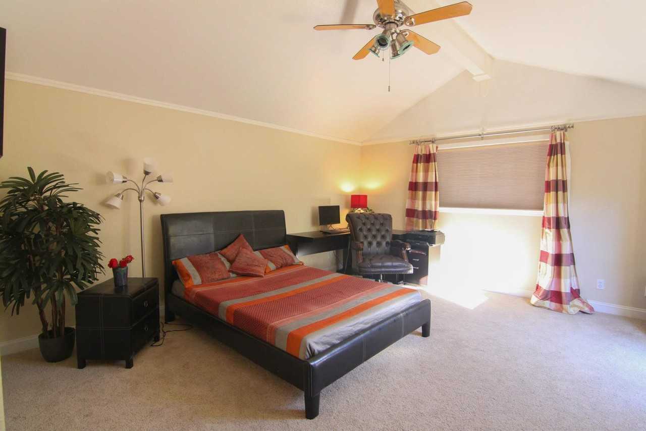 740 Jill Ave #MAIN - Photo 3 of 9