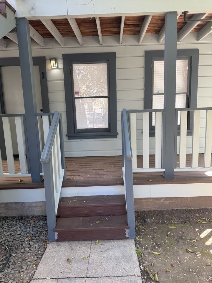 1915 10th St #1 - Photo 3 of 12