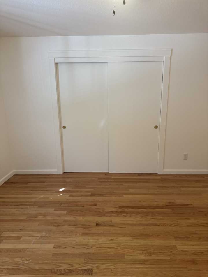 1915 10th St #1 - Photo 4 of 12