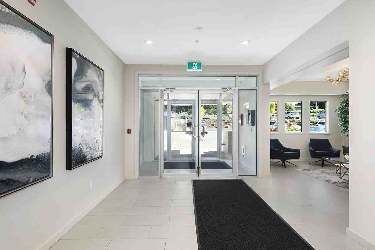 Enclave Residences - Photo 5 of 15