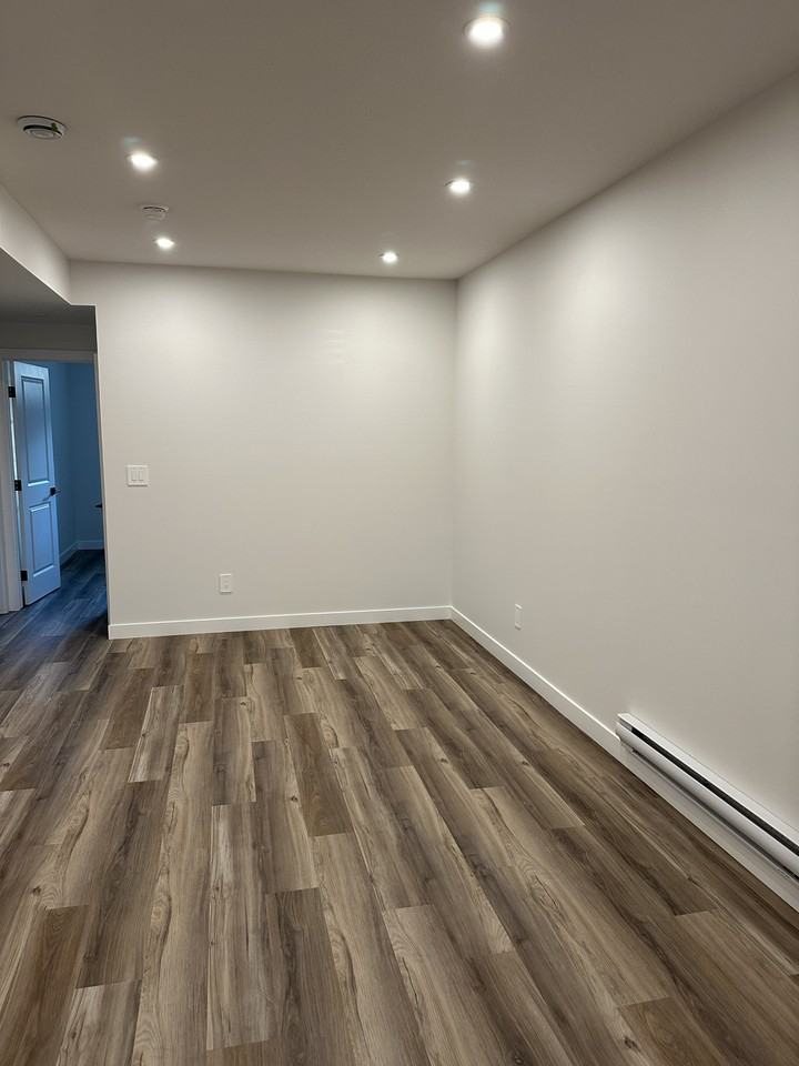 612 2nd Street - Photo 2 of 5