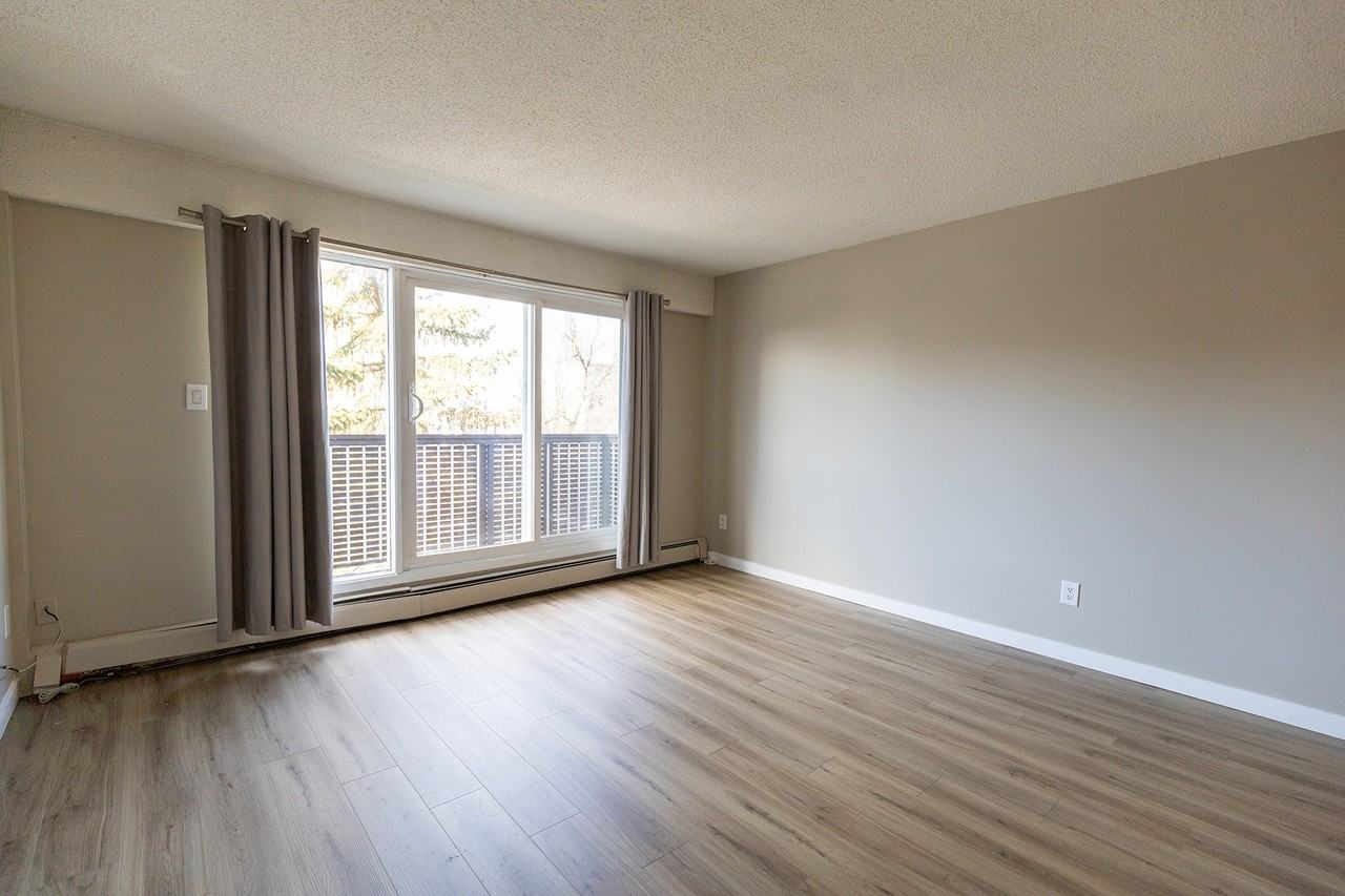 2501 Apartments - Photo 2 of 15