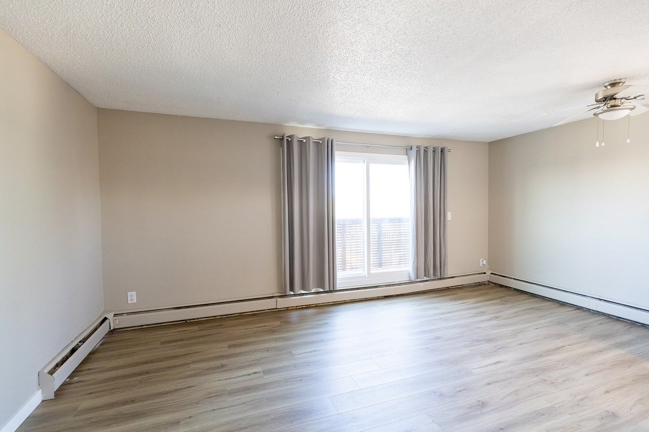 2501 Apartments - Photo 5 of 15