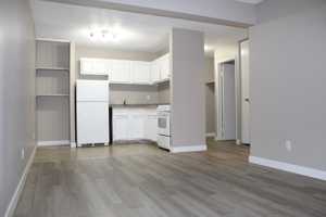 featured image of 14 Assiniboine Dr