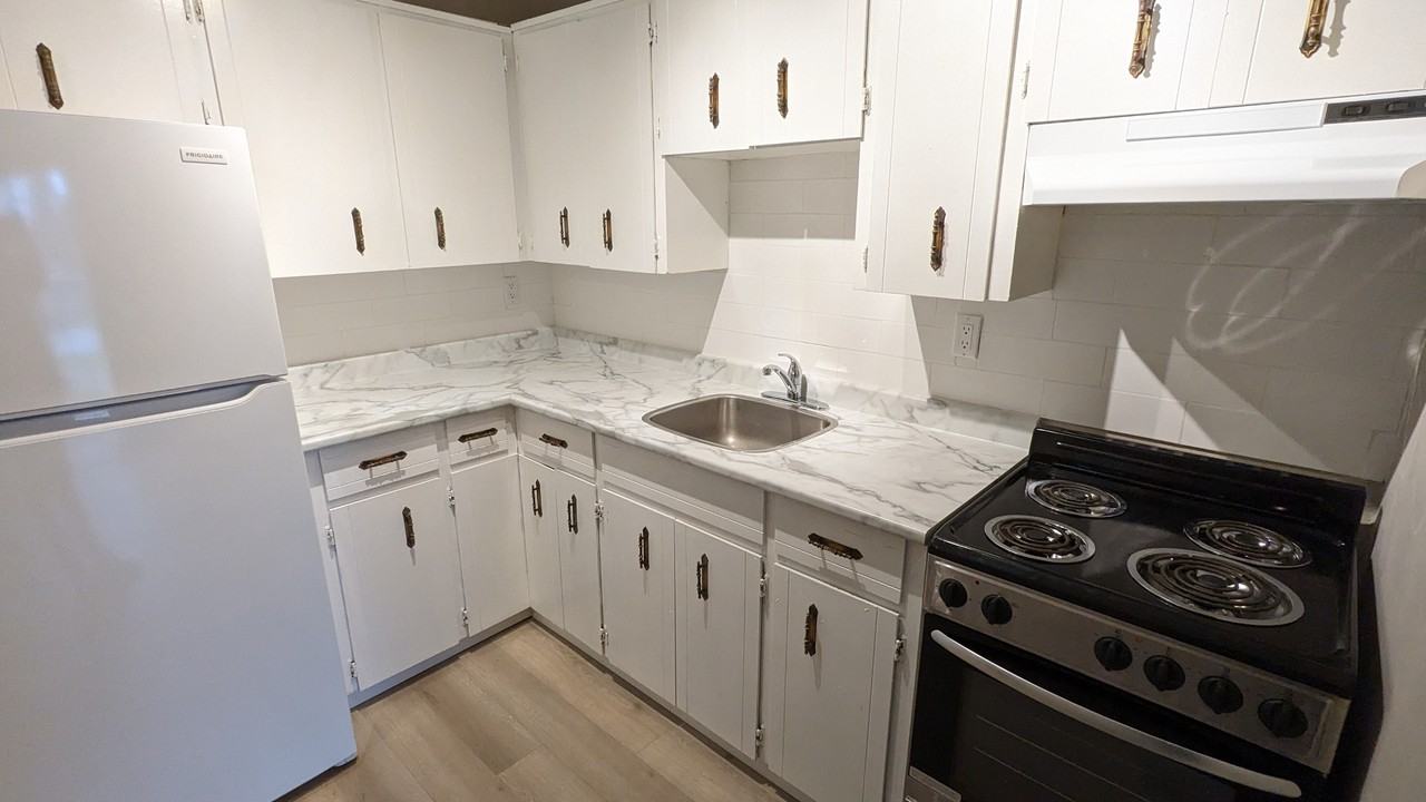 Cheam View Apartments 2 - Photo 2 of 17