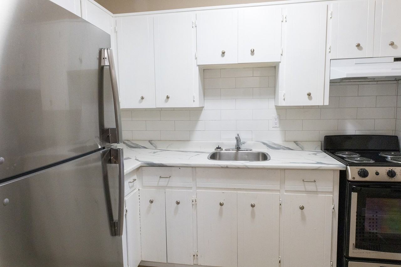 Cheam View Apartments 2 - Photo 3 of 17