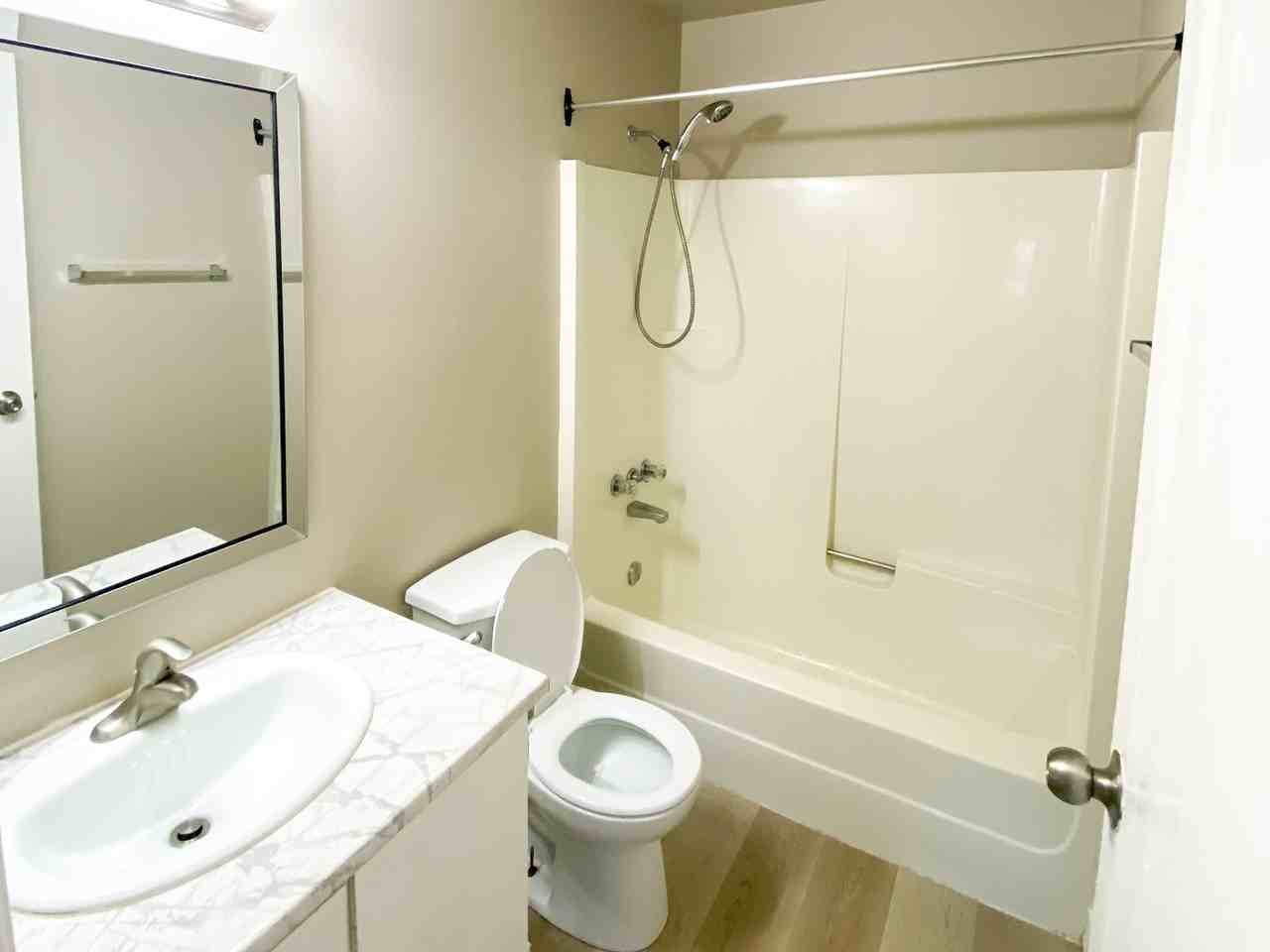 University Valley Apartments I & II - Photo 5 of 19