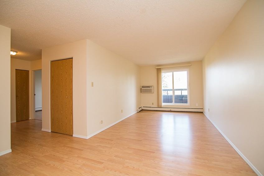 Parkside Manor - Photo 2 of 13