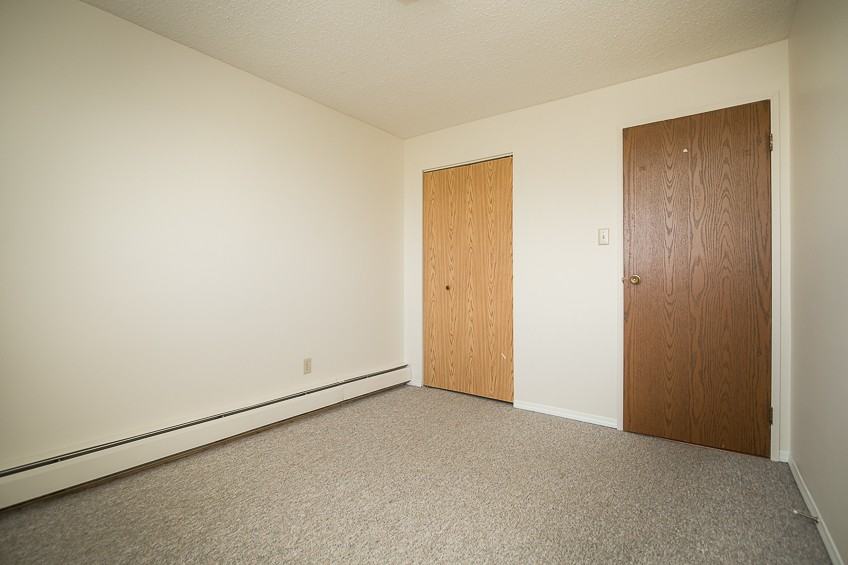 Parkside Manor - Photo 7 of 13