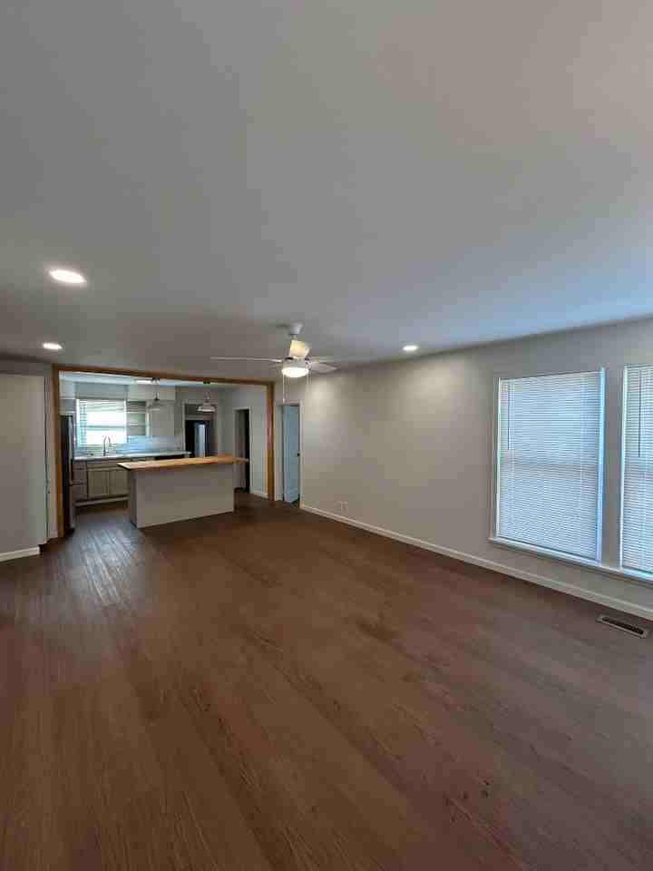 619 E 15th Ave - Photo 2 of 11