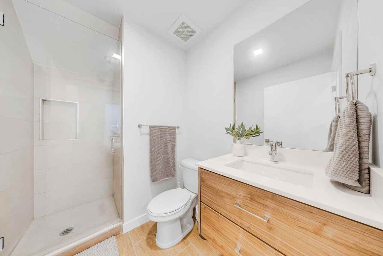 1376 SW 4th St - Photo 3 of 10