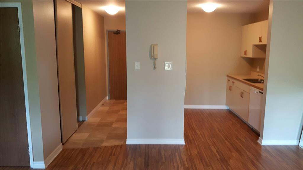 678 Evangeline Street - Photo 4 of 8