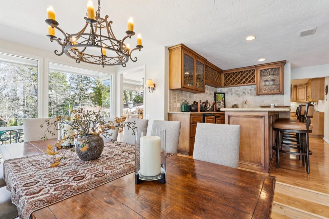 716 Oak Pt - Photo 5 of 11