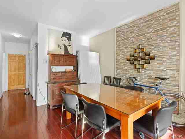 1455 av. Laurier E. - Photo 2 of 12