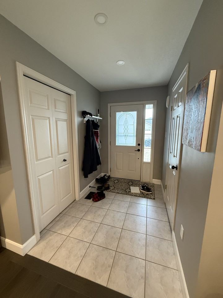 211 Deerpath Drive - Photo 2 of 21