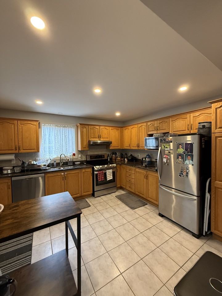 211 Deerpath Drive - Photo 4 of 21