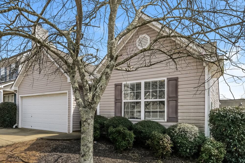 200 Greystone Cir - Photo 3 of 16