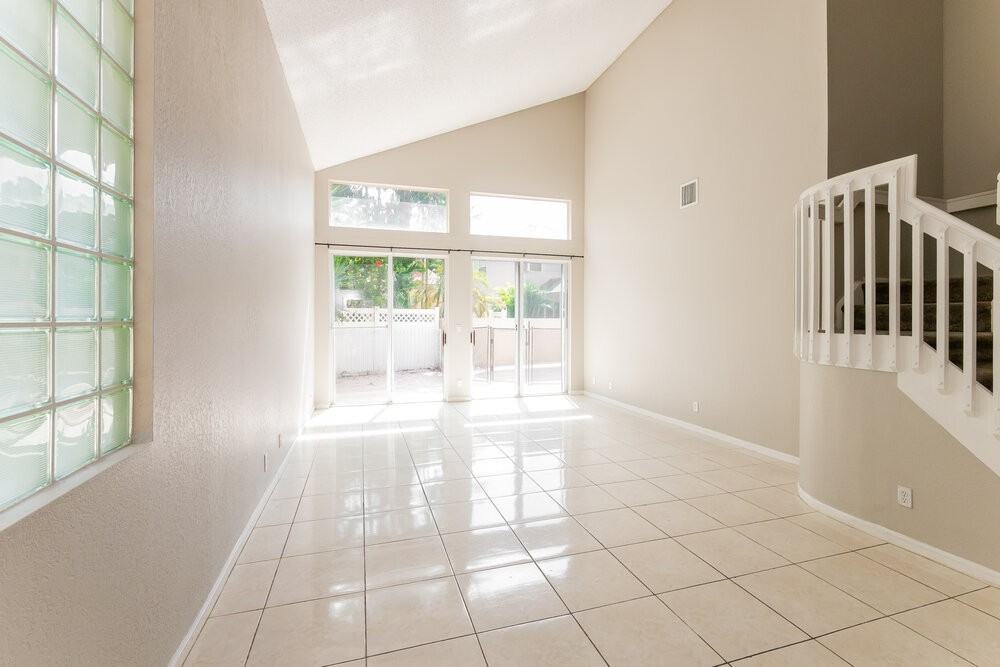 4729 Nw 115th Ave - Photo 4 of 17