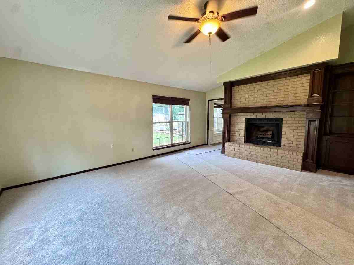 1037 Nw 166th St #1 - Photo 4 of 20