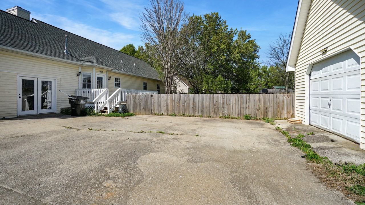 2902 Meadowhill Dr #1