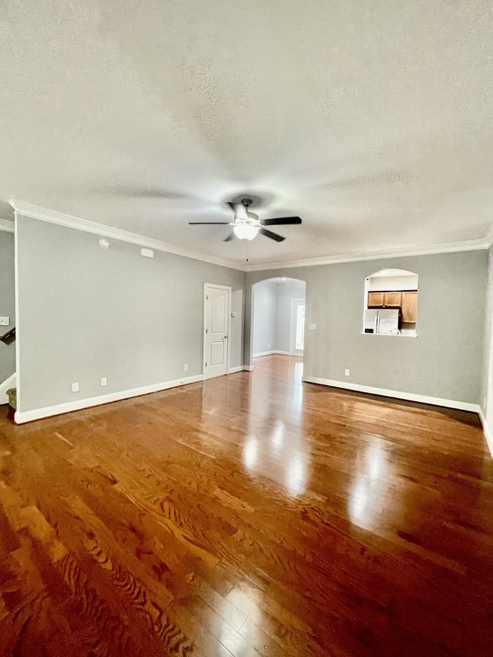 518 Capstone Dr #1 - Photo 4 of 36