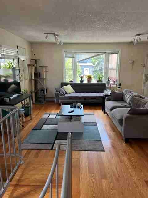 275 Boston Ave #B - Photo 2 of 11