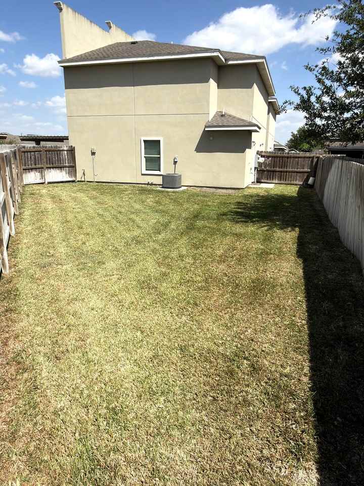 2102 Taxco Ct #4 - Photo 2 of 9