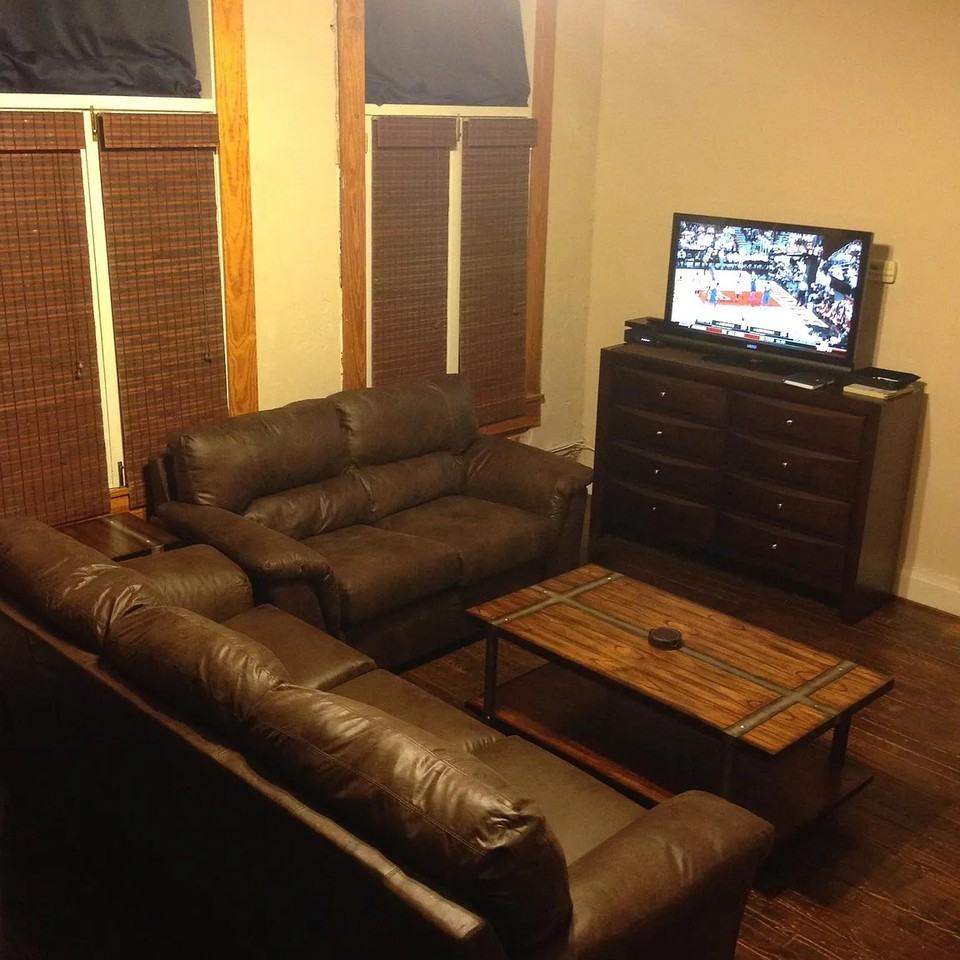 202 E San Antonio St - Photo 3 of 12