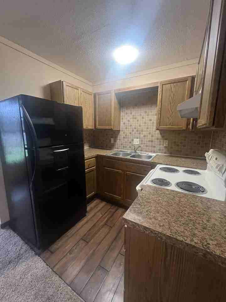 106 N 3rd St #1 - Photo 5 of 7