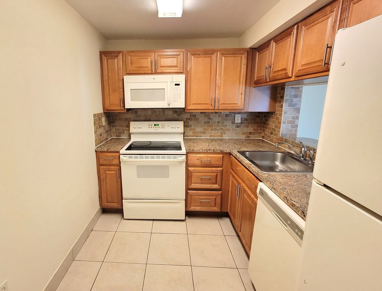 11780 Sw 18th St #318-2 - Photo 6 of 20