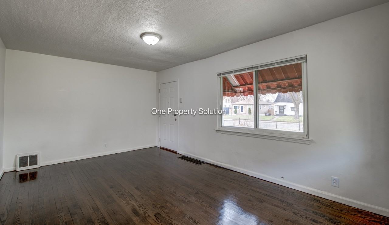 336 Wilson St #1 - Photo 4 of 24