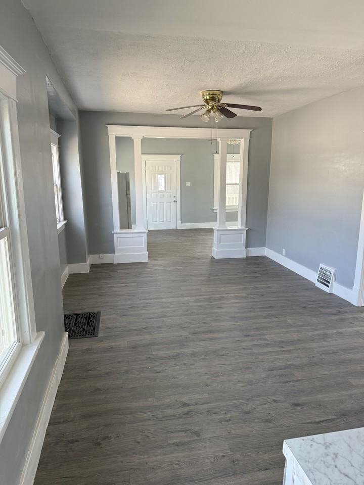 2239 N Sheridan Rd #1 - Photo 2 of 11