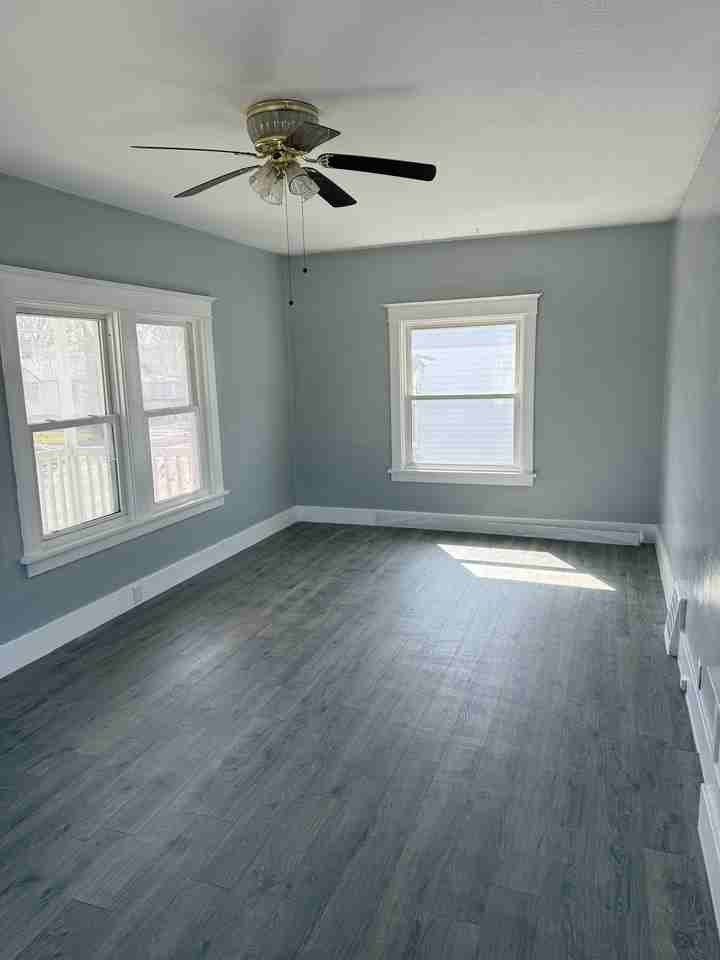 2239 N Sheridan Rd #1 - Photo 4 of 11