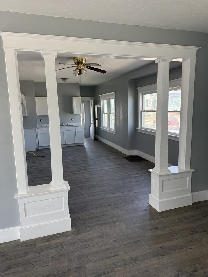 2239 N Sheridan Rd #1 - Photo 6 of 11