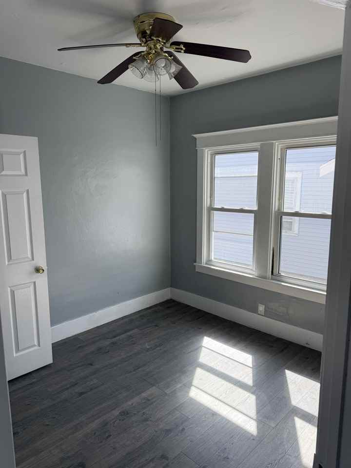 2239 N Sheridan Rd #1 - Photo 7 of 11