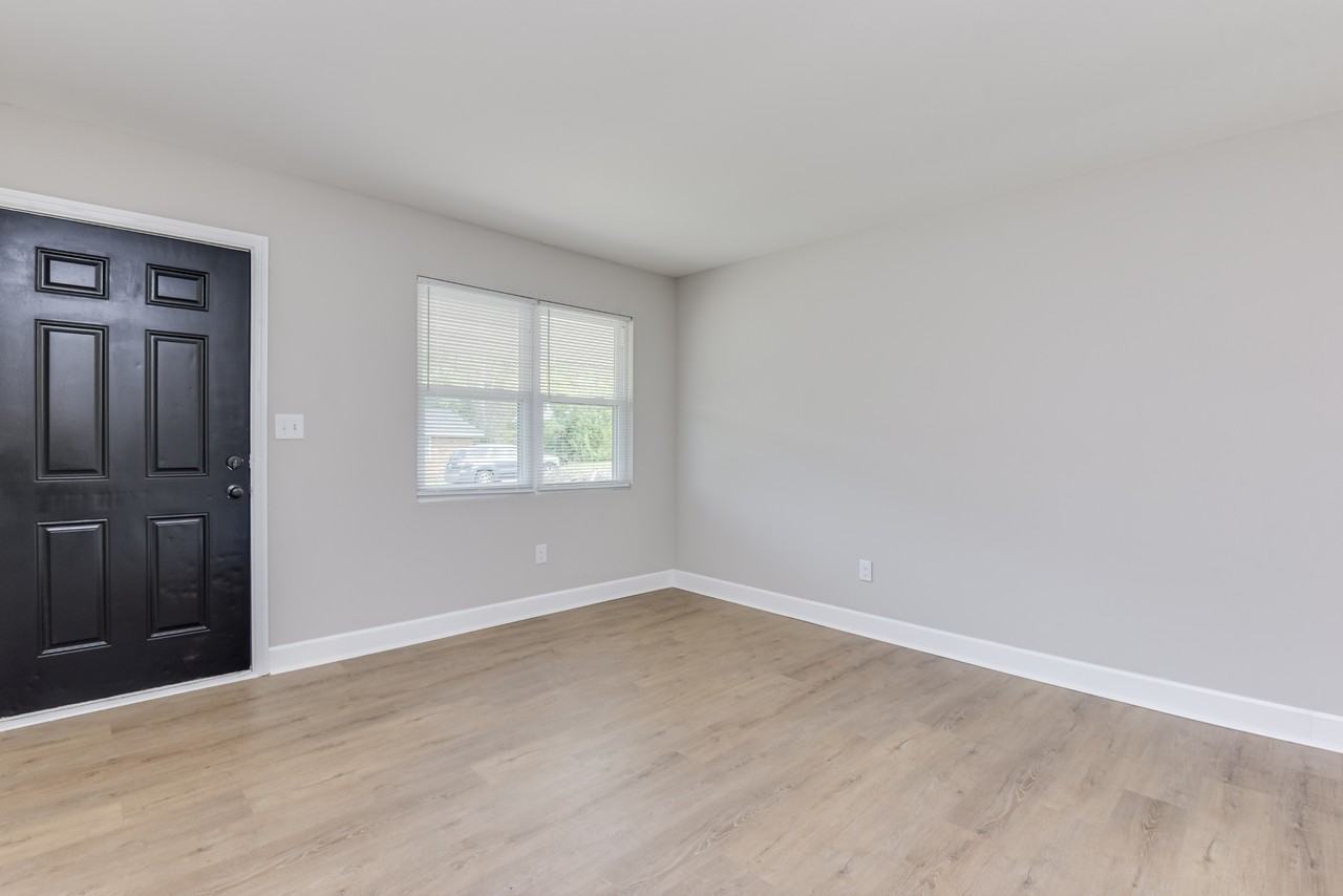 3416 Kensington Dr N #1 - Photo 6 of 29