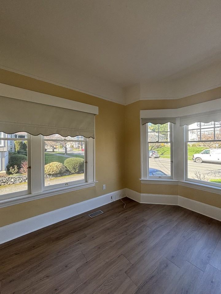 1037 Southgate St #1