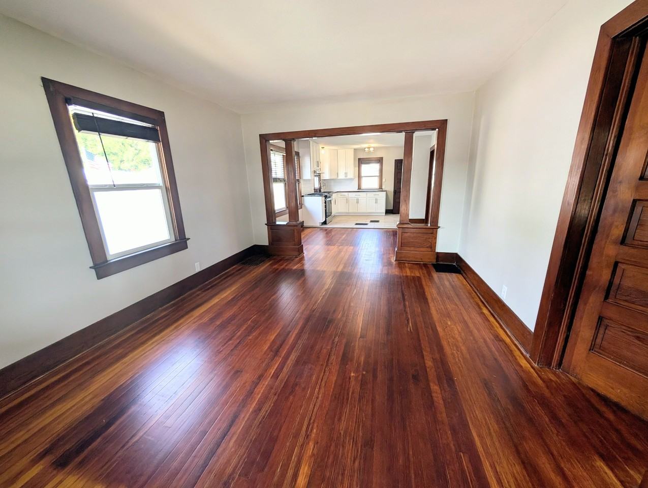 307 5th Ave E #1 - Photo 4 of 17