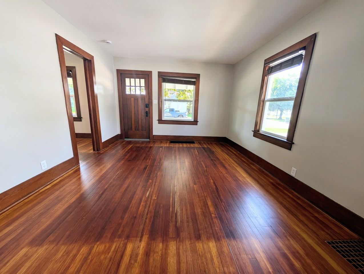 307 5th Ave E #1 - Photo 7 of 17