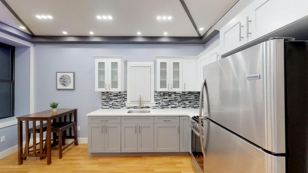 Updated Bushwick apartment near the L, M, and J lines - Photo 4 of 17