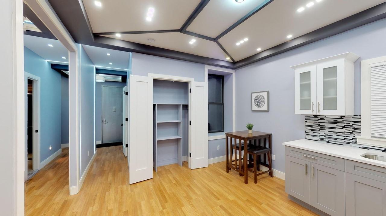 Updated Bushwick apartment near the L, M, and J lines - Photo 6 of 17