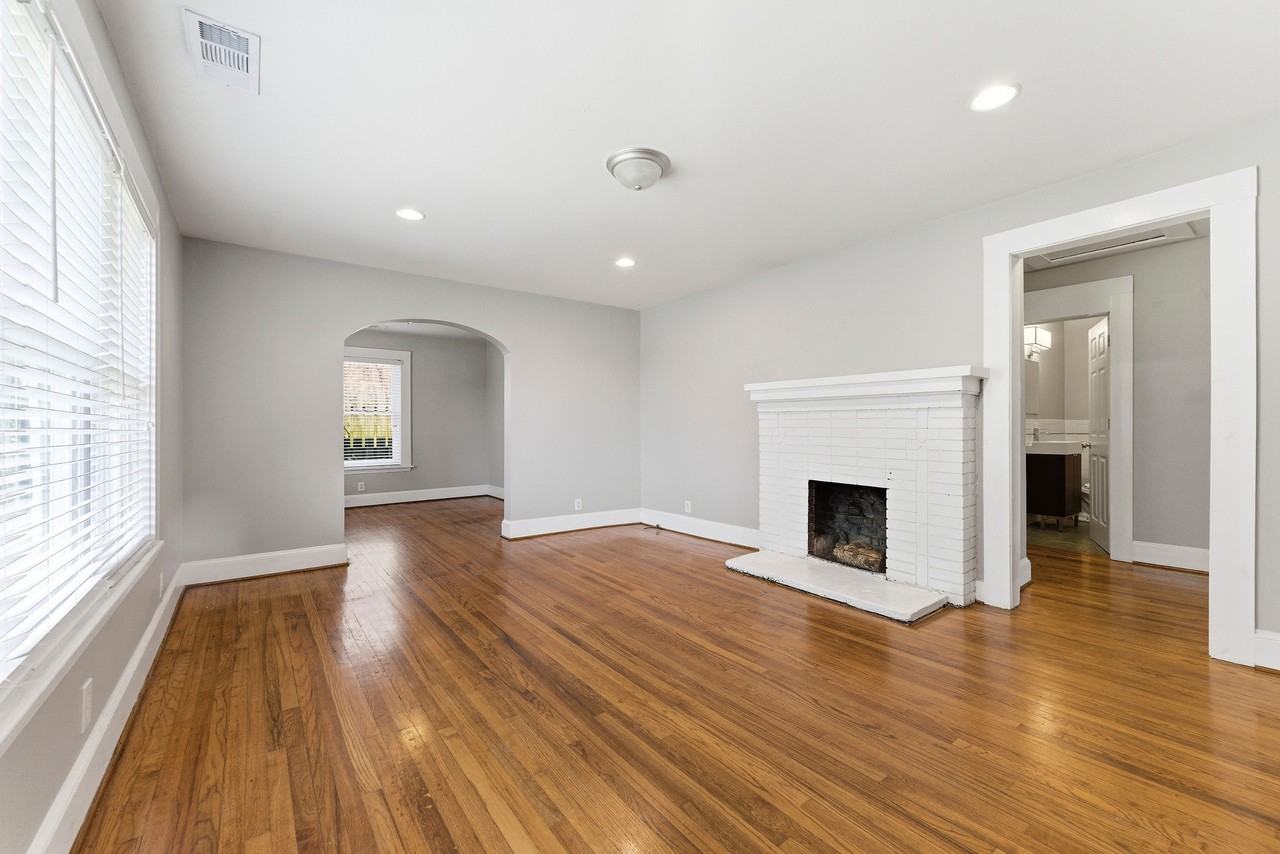 202 Warren St Se #1 - Photo 3 of 18