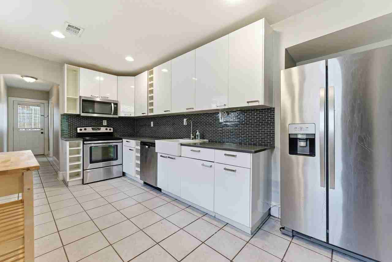 202 Warren St Se #1 - Photo 7 of 18