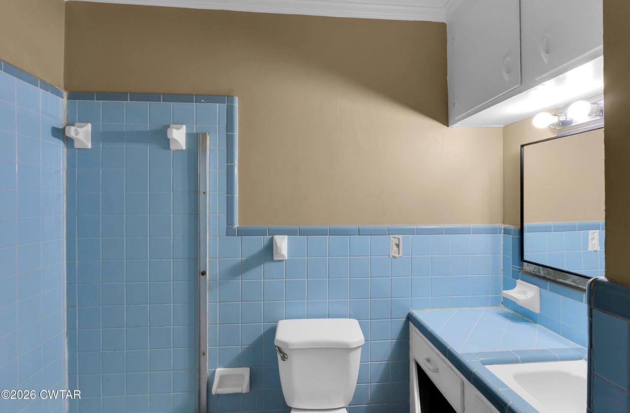 927 E College St #1 - Photo 2 of 7