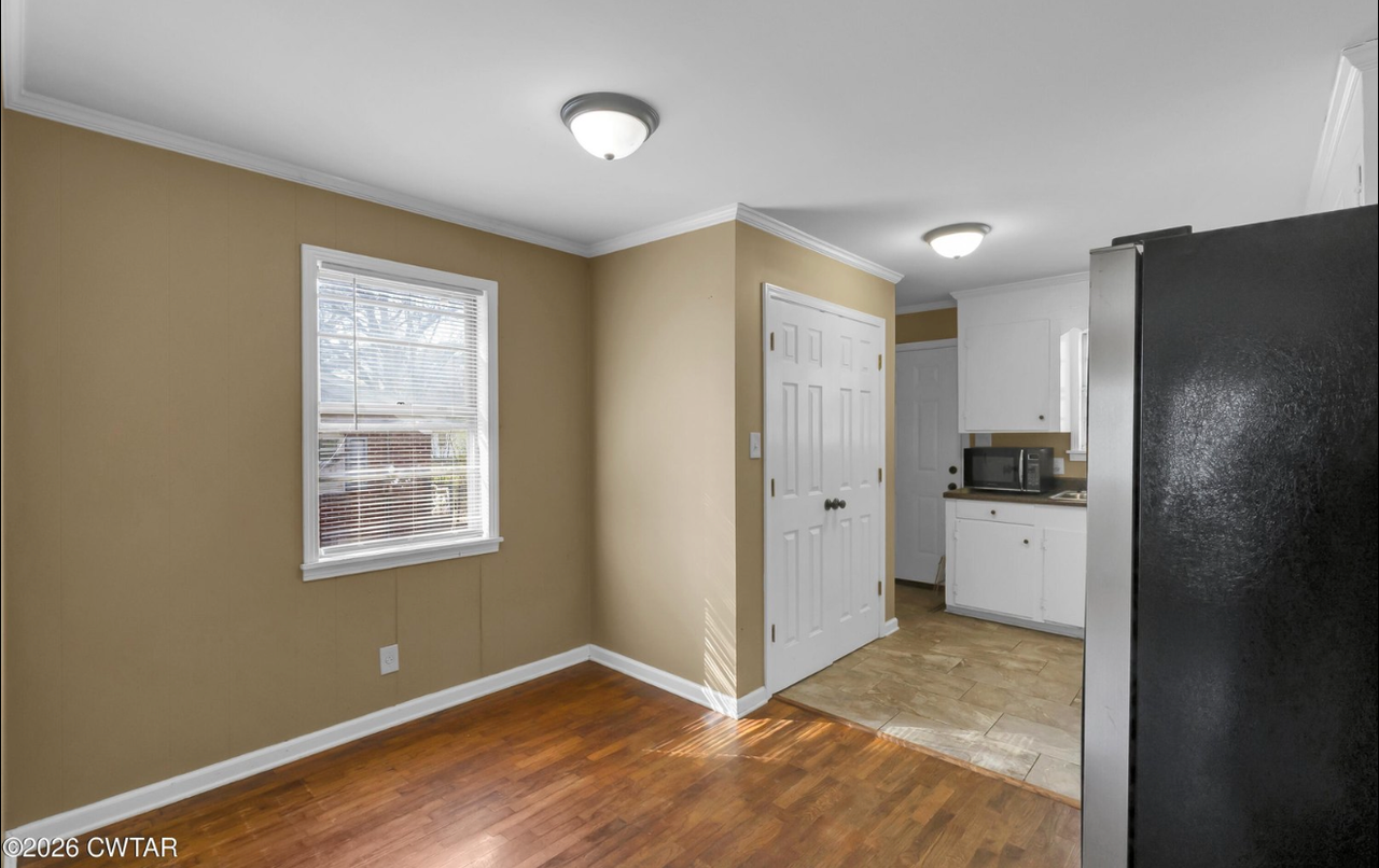 927 E College St #1 - Photo 7 of 7